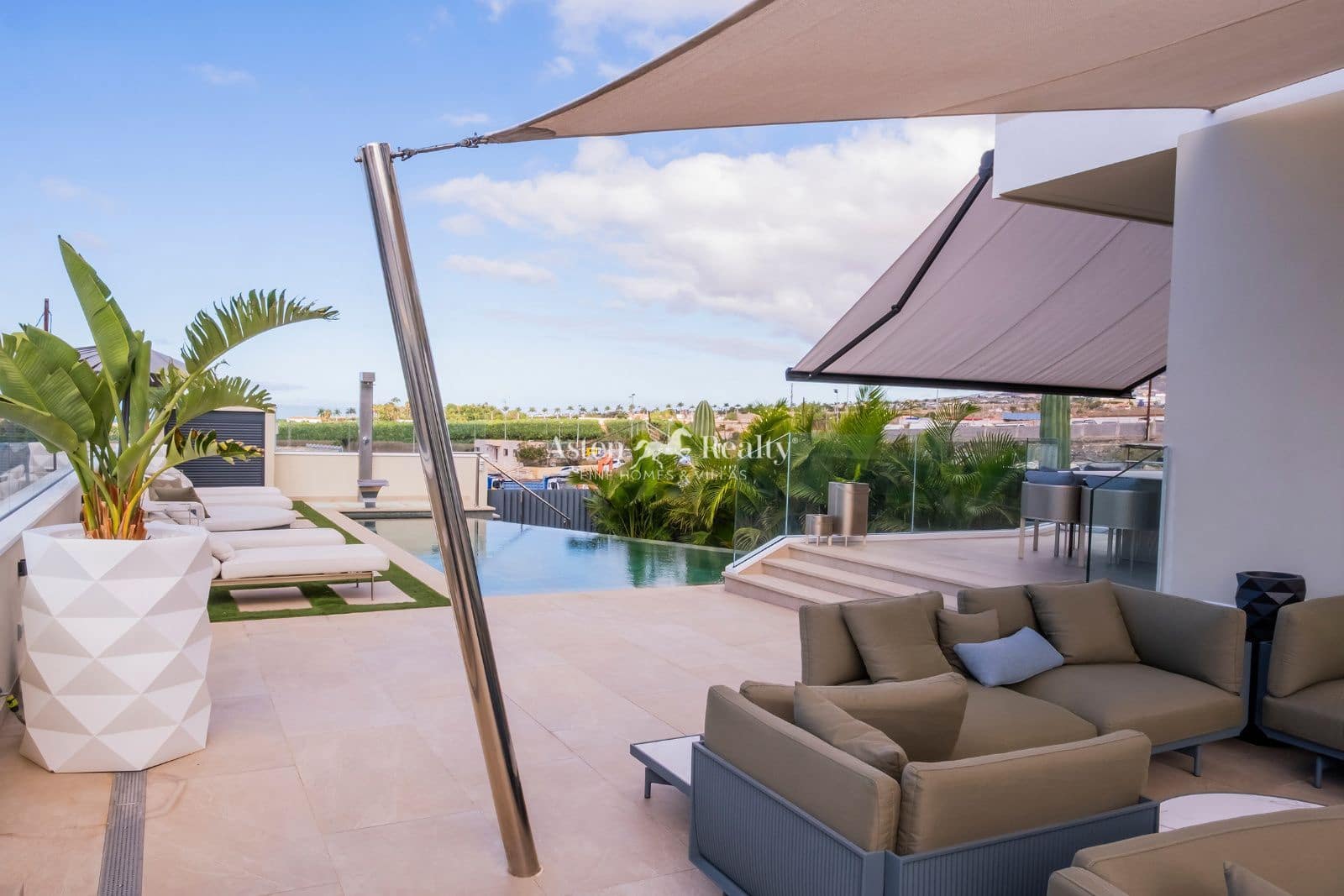 4 slaapkamer Huis te koop in Torviscas met zwembad garage - € 3.500.000 (Ref: 9352837)