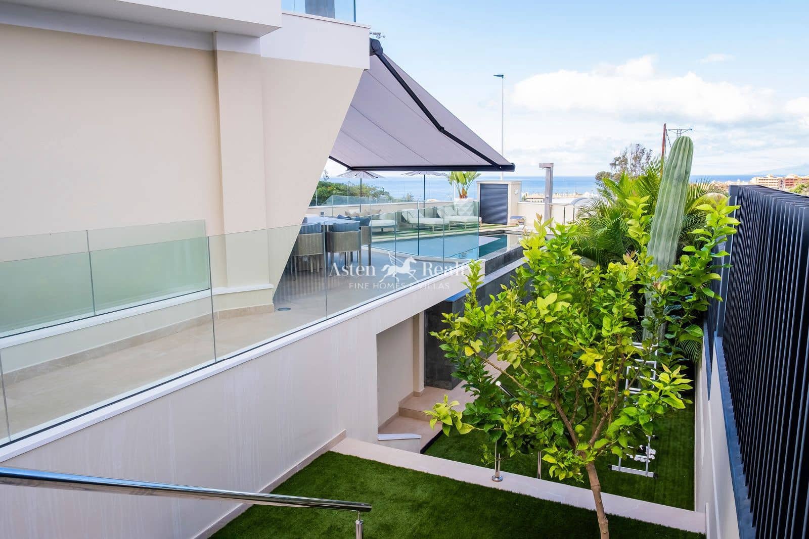 4 slaapkamer Huis te koop in Torviscas met zwembad garage - € 3.500.000 (Ref: 9352837)