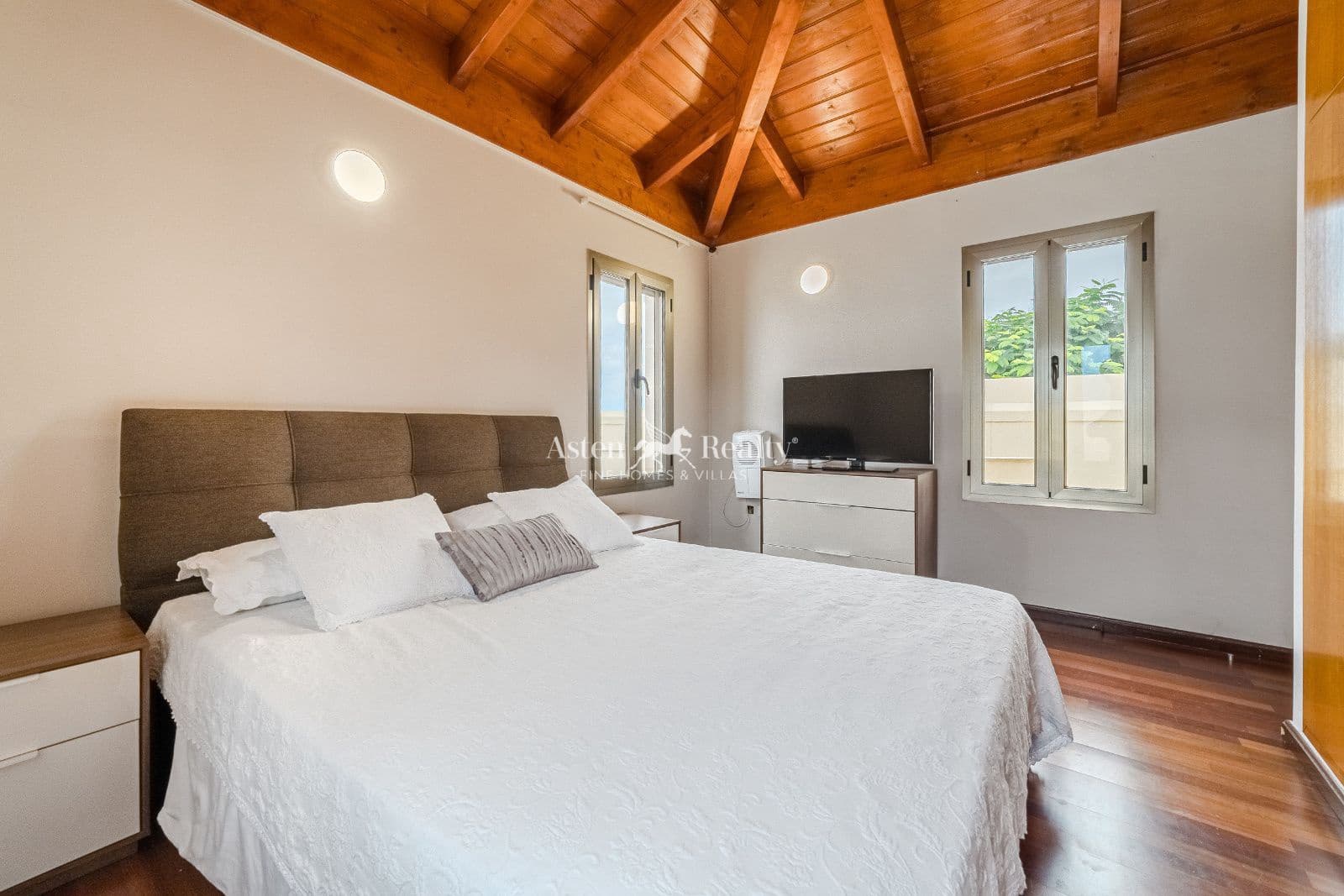 4 slaapkamer Huis te koop in Tacoronte met zwembad garage - € 938.520 (Ref: 9357651)