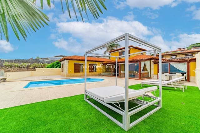 4 bedroom Townhouse for sale in Tacoronte with pool garage - € 938,520 (Ref: 9357651)