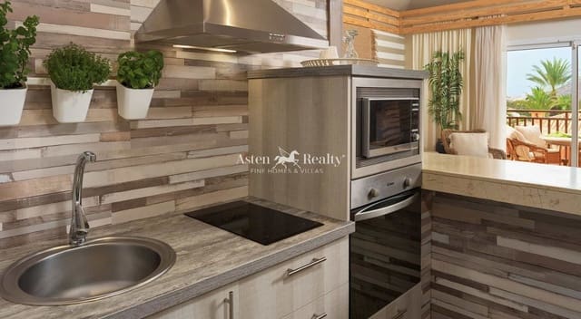 4 soverom Bungalow til salgs i Playa de las Americas, Arona med svømmebasseng garasje - € 1 800 000 (Ref: 9360931)