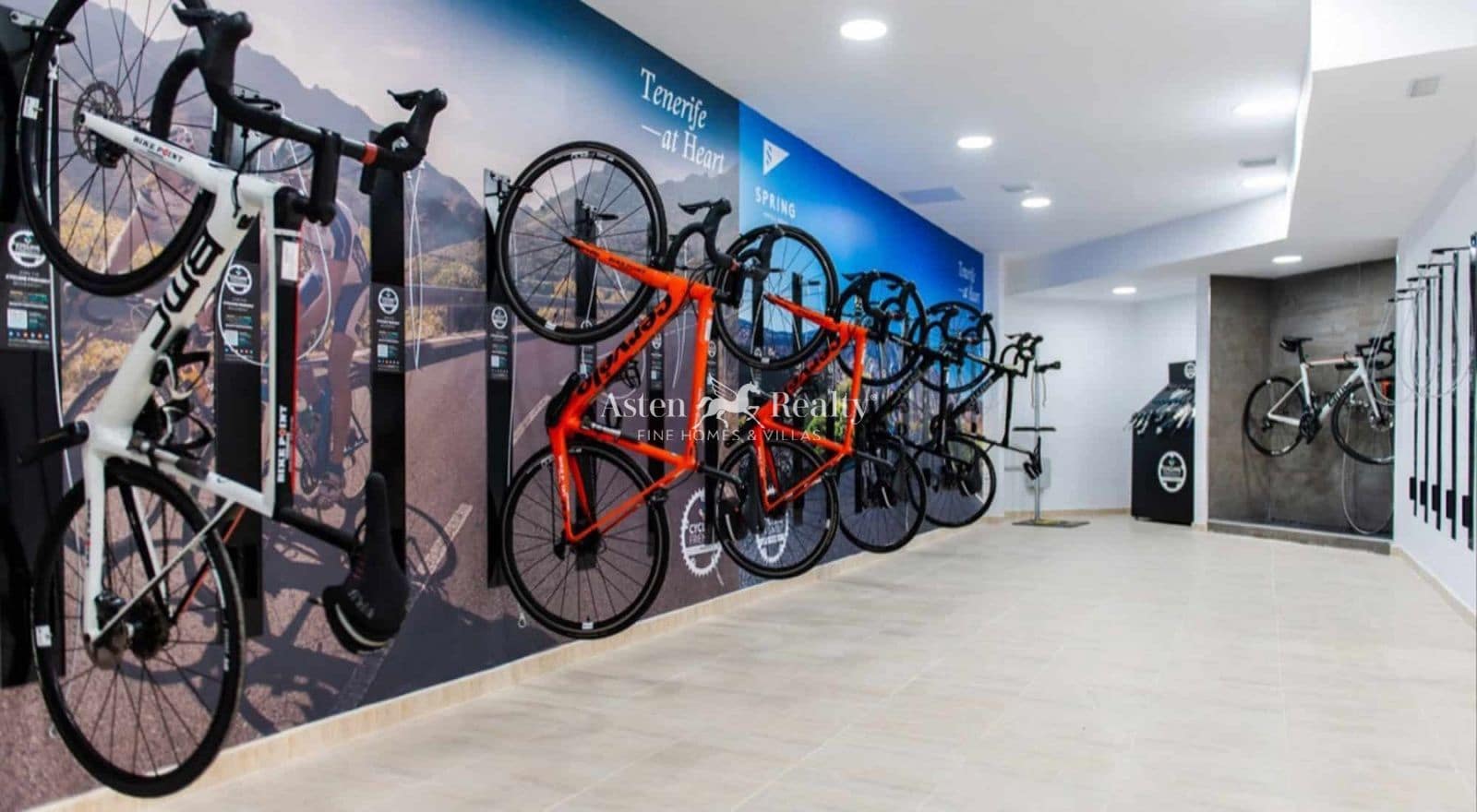 4 camera da letto Bungalow in vendita in Playa de las Americas con piscina garage - 1.800.000 € (Rif: 9360931)