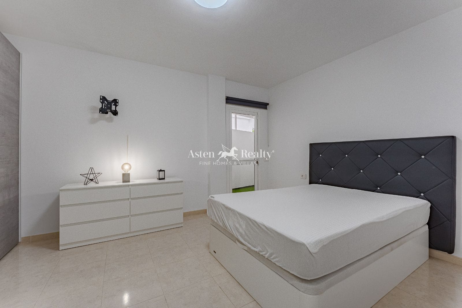 2 slaapkamer Flat te koop in Valle de San Lorenzo met garage - € 265.000 (Ref: 9363038)