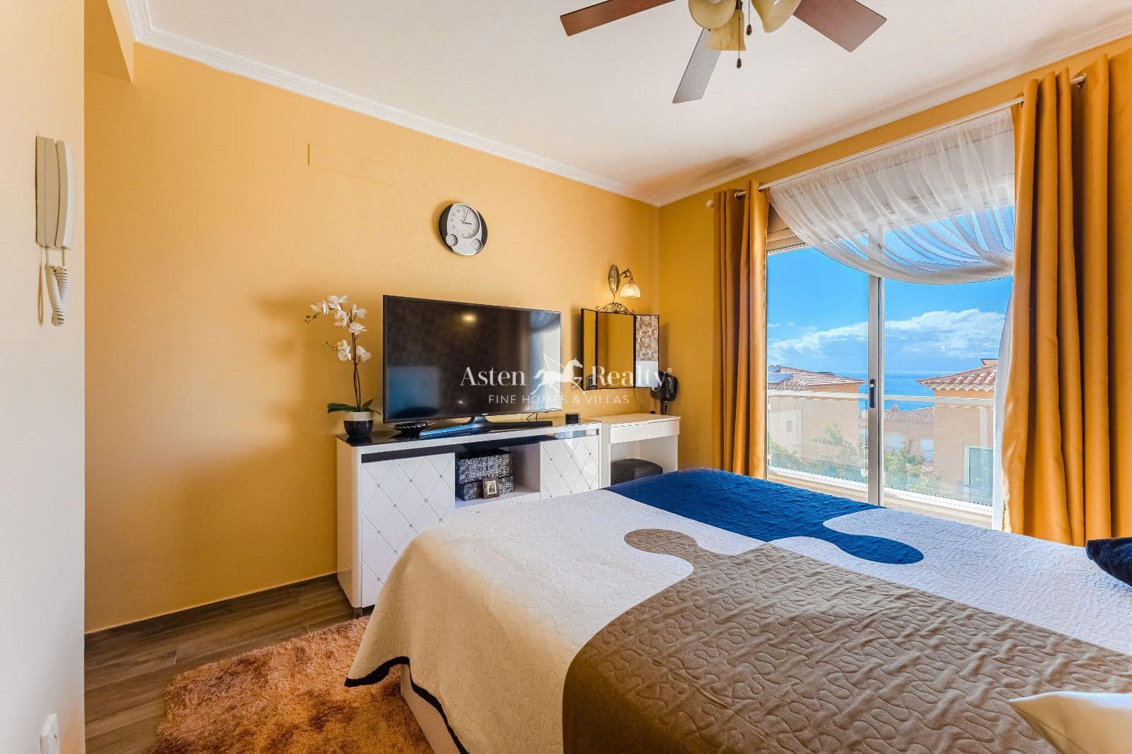 3 soverom Hus til salgs i Puerto Santiago med svømmebasseng garasje - € 559 000 (Ref: 9371405)