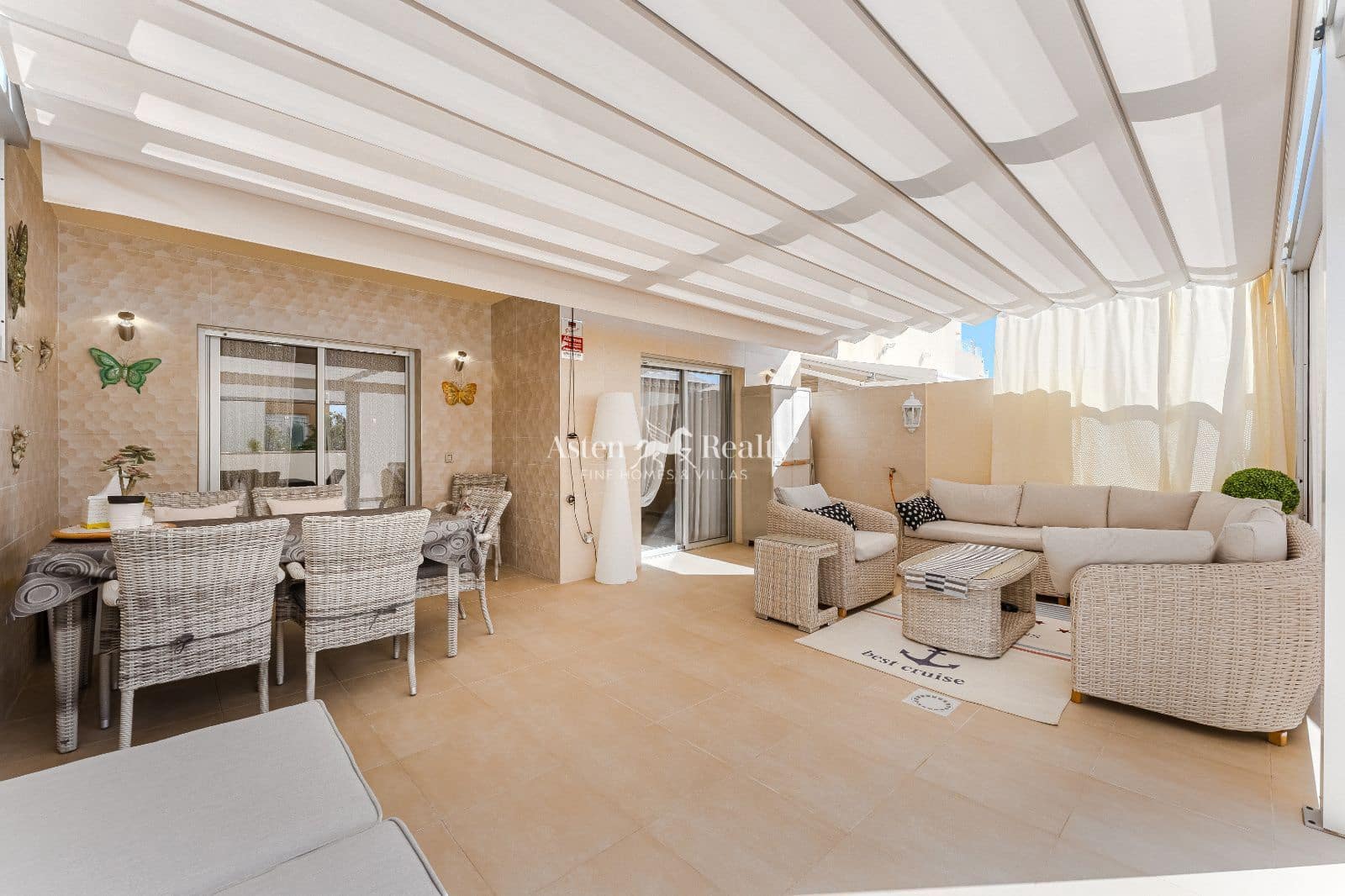 3 soverom Hus til salgs i Puerto Santiago med svømmebasseng garasje - € 559 000 (Ref: 9371405)