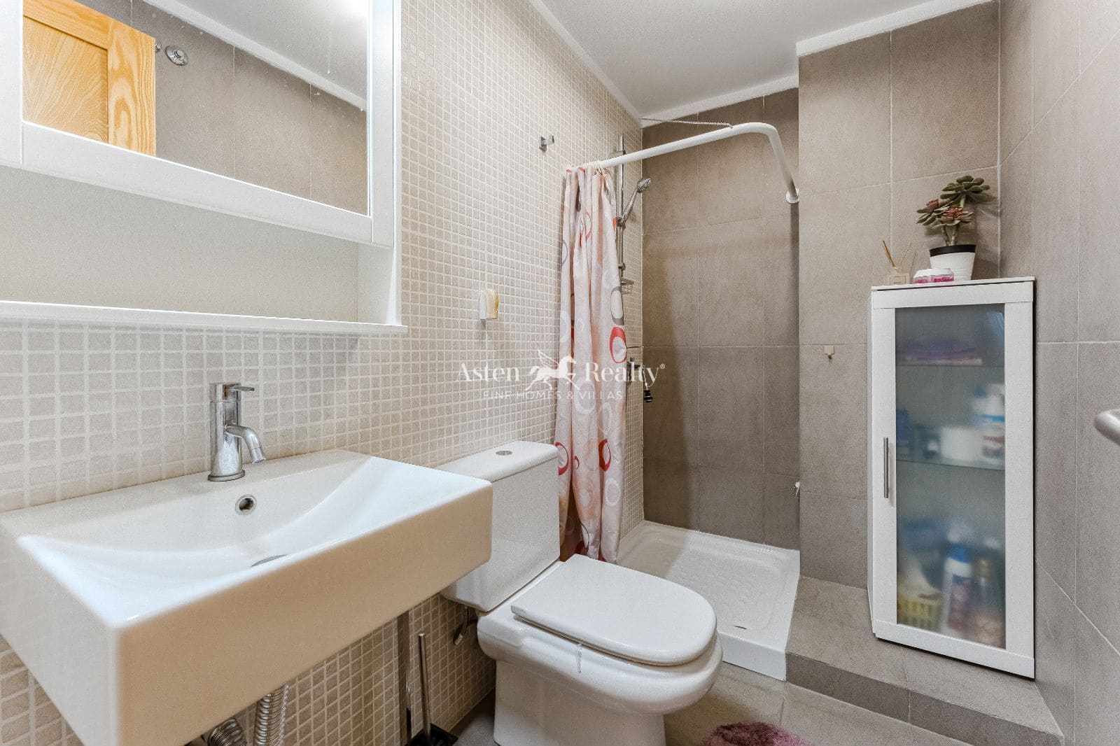 3 soverom Hus til salgs i Puerto Santiago med svømmebasseng garasje - € 559 000 (Ref: 9371405)