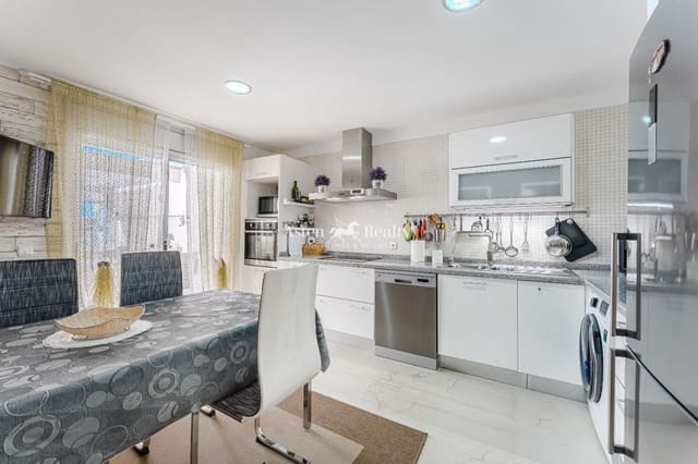 3 soverom Hus til salgs i Puerto Santiago, Santiago del Teide med svømmebasseng garasje - € 559 000 (Ref: 9371405)