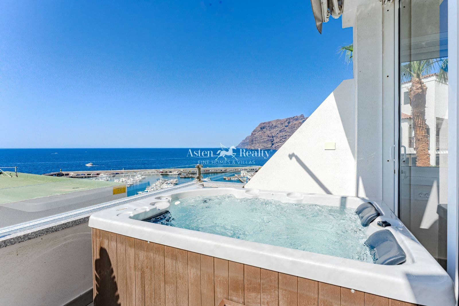 2 sovrum Lägenhet till salu i Los Gigantes med pool - 635 000 € (Ref: 9372328)