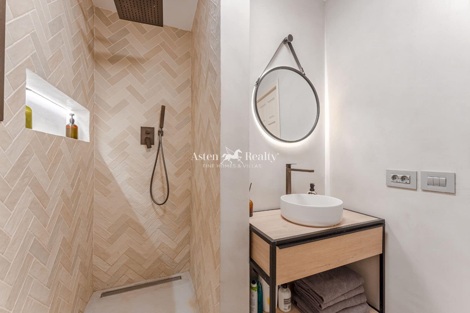 2 sovrum Lägenhet till salu i Los Gigantes med pool - 635 000 € (Ref: 9372328)