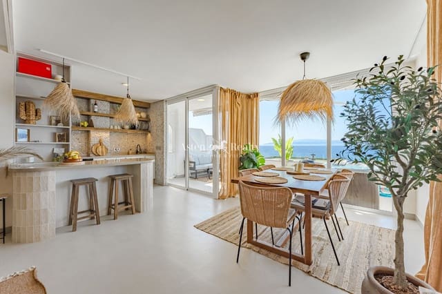 2 slaapkamer Flat te koop in Los Gigantes, Santiago del Teide met zwembad - € 635.000 (Ref: 9372328)