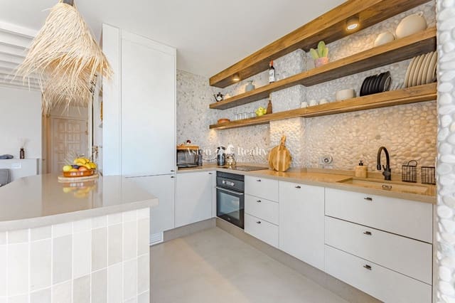 2 slaapkamer Flat te koop in Los Gigantes, Santiago del Teide met zwembad - € 635.000 (Ref: 9372328)