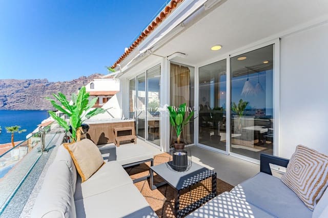 2 slaapkamer Flat te koop in Los Gigantes, Santiago del Teide met zwembad - € 635.000 (Ref: 9372328)