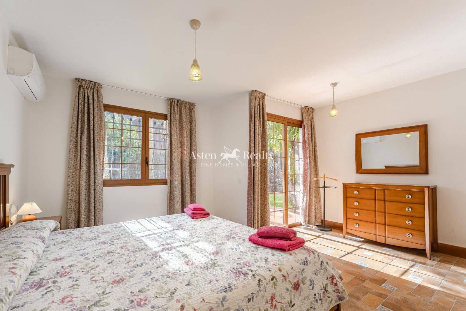 6 chambre Maison de Ville à vendre à Costa Adeje avec piscine garage - 5 700 000 € (Ref: 9378405)