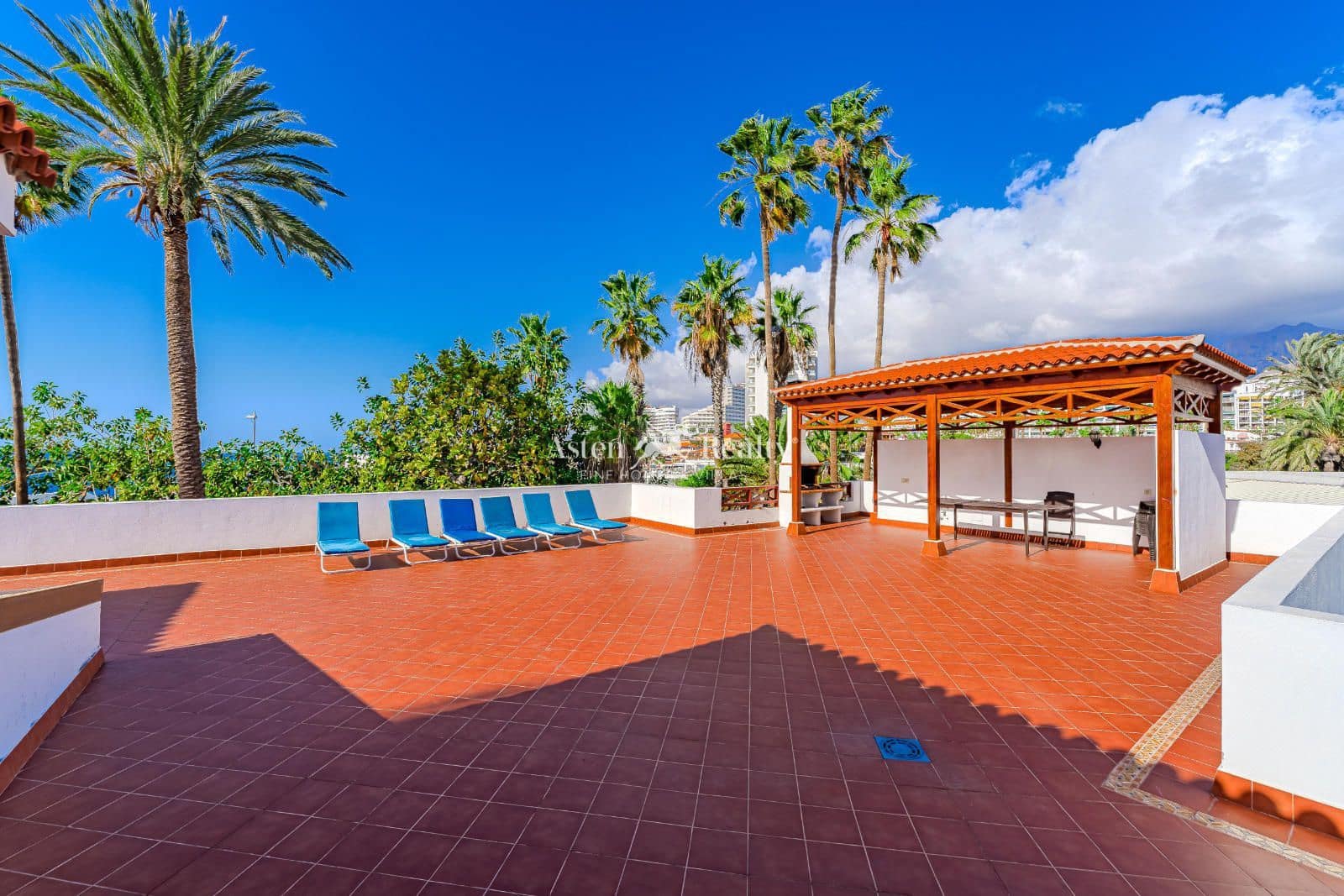 6 chambre Maison de Ville à vendre à Costa Adeje avec piscine garage - 5 700 000 € (Ref: 9378405)