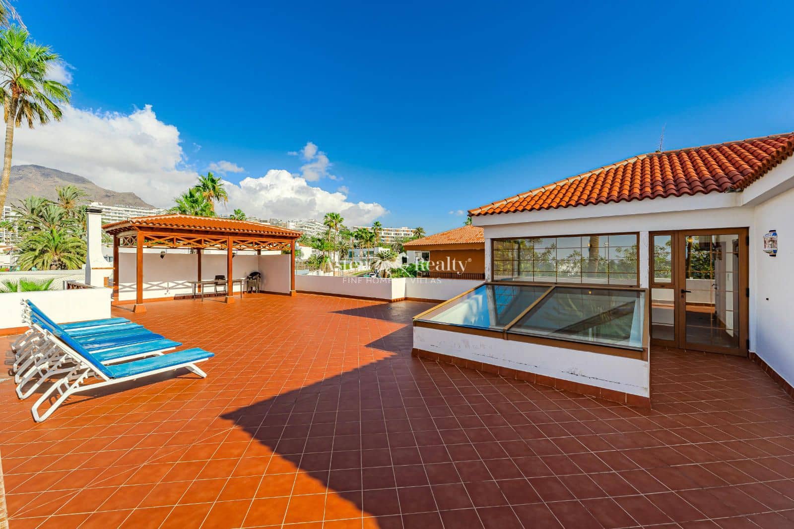 6 chambre Maison de Ville à vendre à Costa Adeje avec piscine garage - 5 700 000 € (Ref: 9378405)