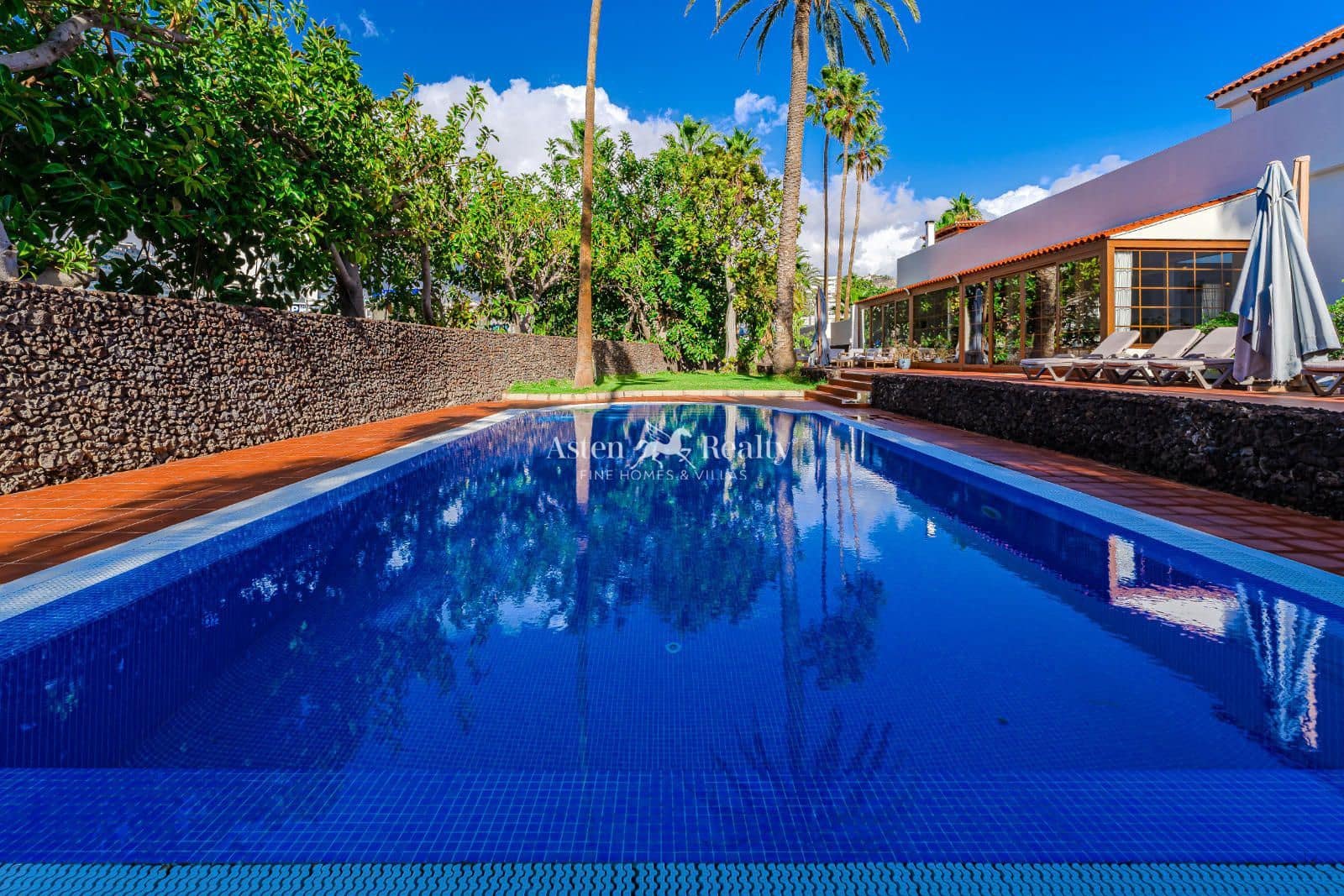 6 chambre Maison de Ville à vendre à Costa Adeje avec piscine garage - 5 700 000 € (Ref: 9378405)