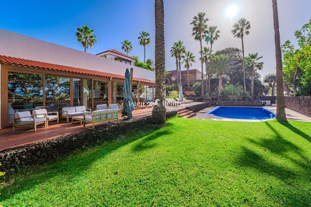 6 bedroom Townhouse for sale in Playa de las Américas, Adeje with pool garage - € 5,700,000 (Ref: 9378405)