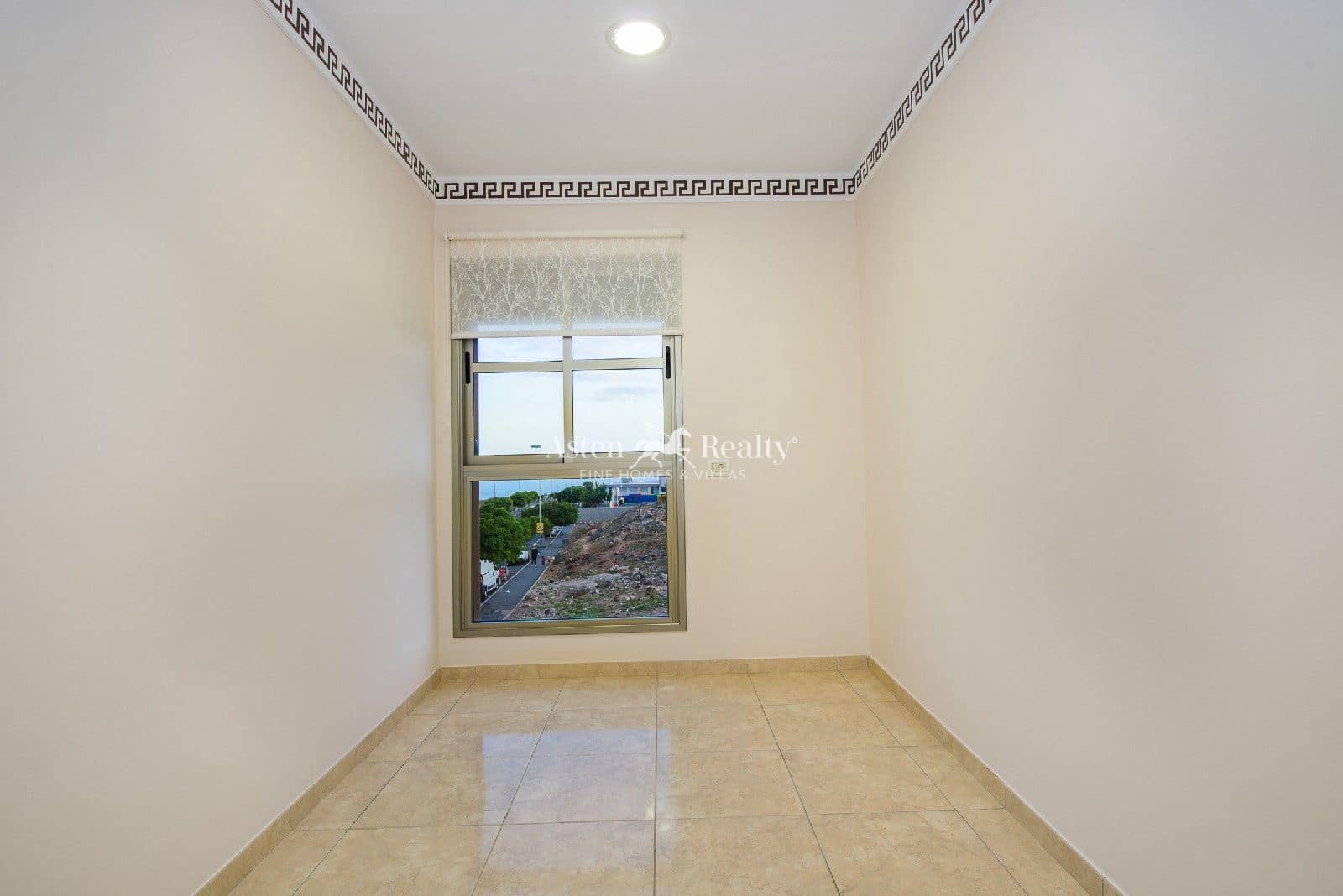 4 slaapkamer Flat te koop in San Isidro de Abona met garage - € 415.000 (Ref: 9383592)