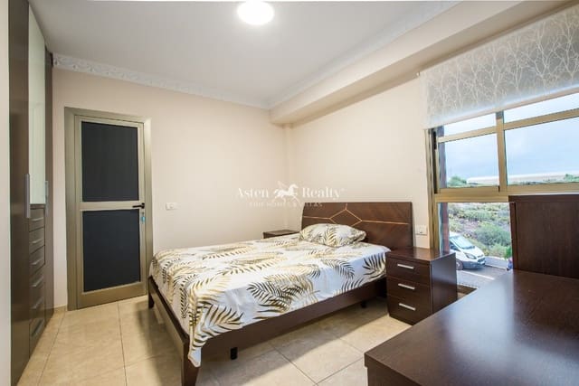 Piso de 4 habitaciones en San Isidro de Abona, Granadilla de Abona en venta con garaje - 415.000 € (Ref: 9383592)