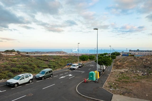 Piso de 4 habitaciones en San Isidro de Abona, Granadilla de Abona en venta con garaje - 415.000 € (Ref: 9383592)