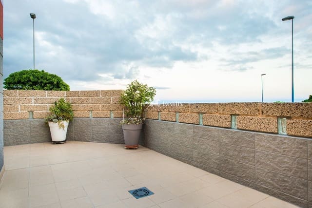 Piso de 4 habitaciones en San Isidro de Abona, Granadilla de Abona en venta con garaje - 415.000 € (Ref: 9383592)