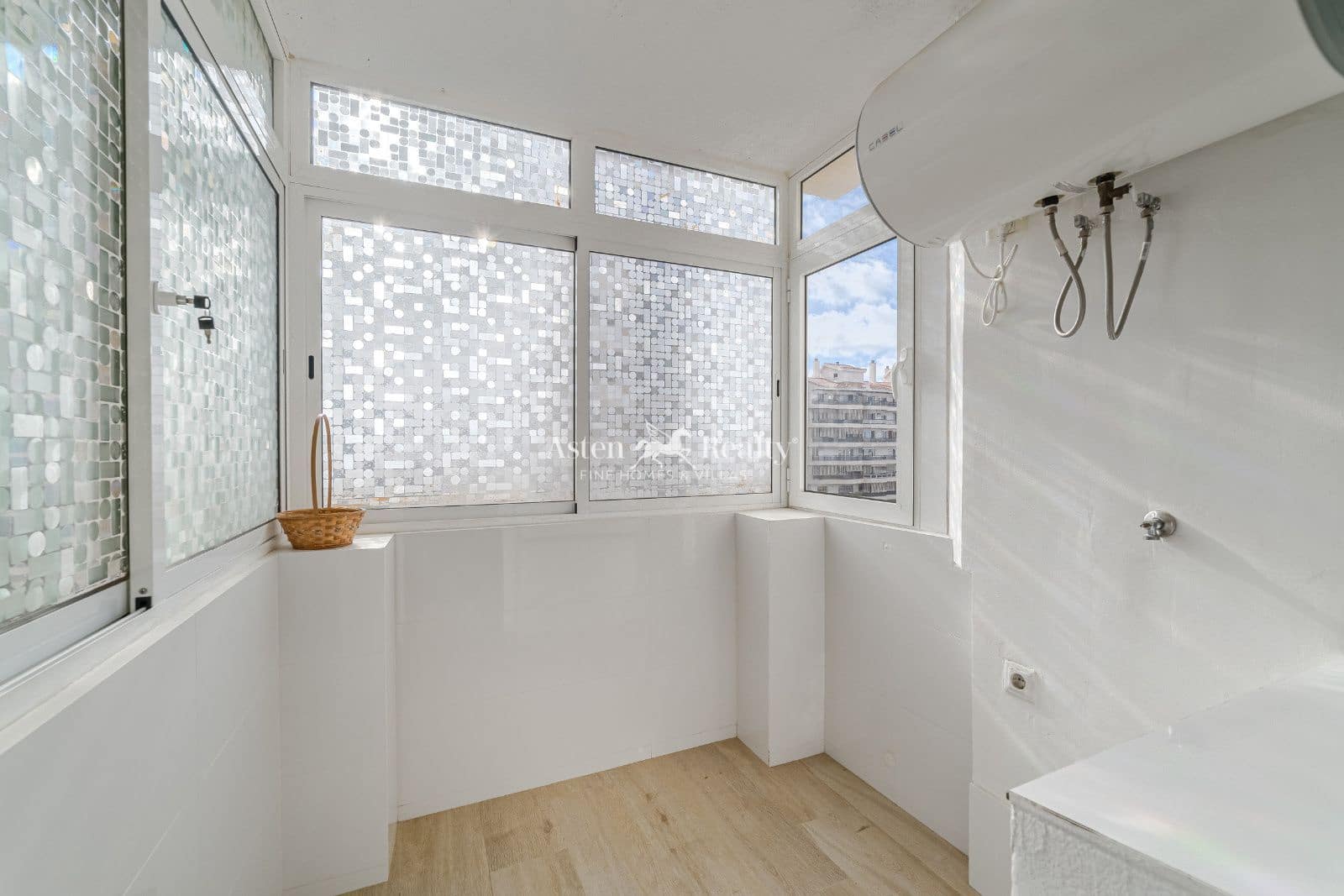 2 sovrum Lägenhet till salu i Los Cristianos med pool - 355 000 € (Ref: 9386582)