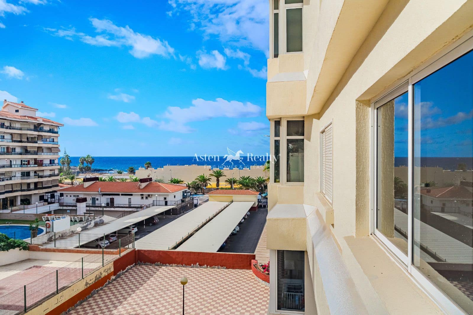 2 sovrum Lägenhet till salu i Los Cristianos med pool - 355 000 € (Ref: 9386582)