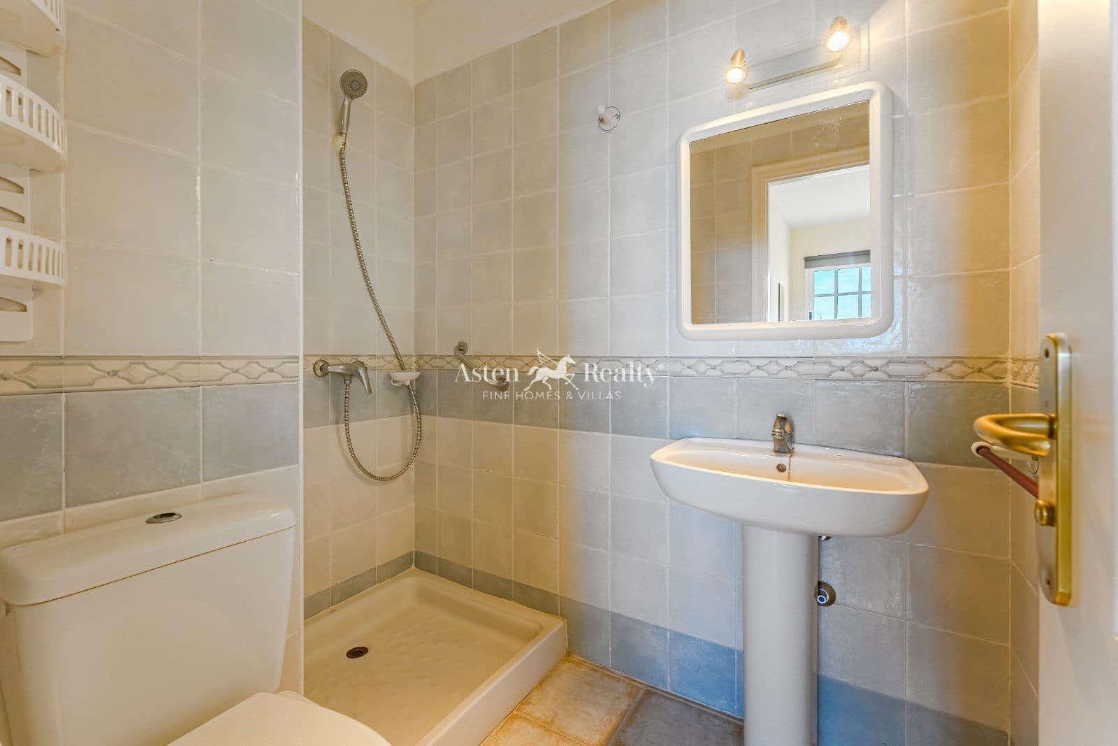 2 slaapkamer Flat te koop in Torviscas met zwembad - € 479.000 (Ref: 9386891)