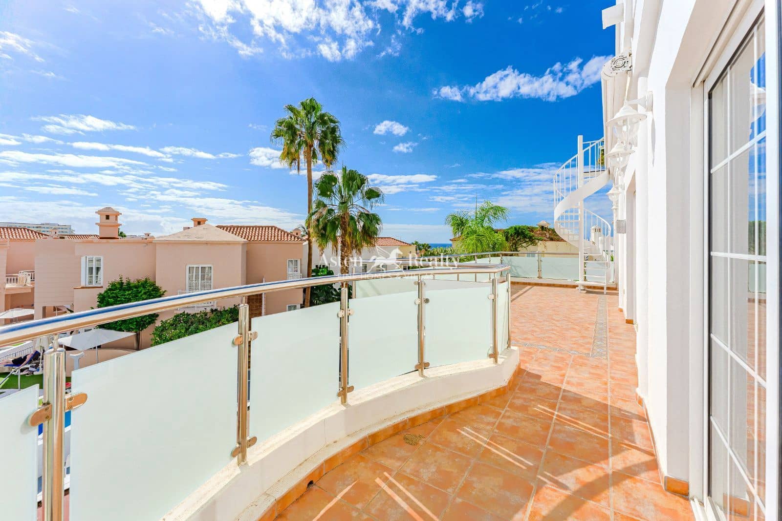 Ático de 3 habitaciones en Costa Adeje en venta con piscina - 875.000 € (Ref: 9386892)