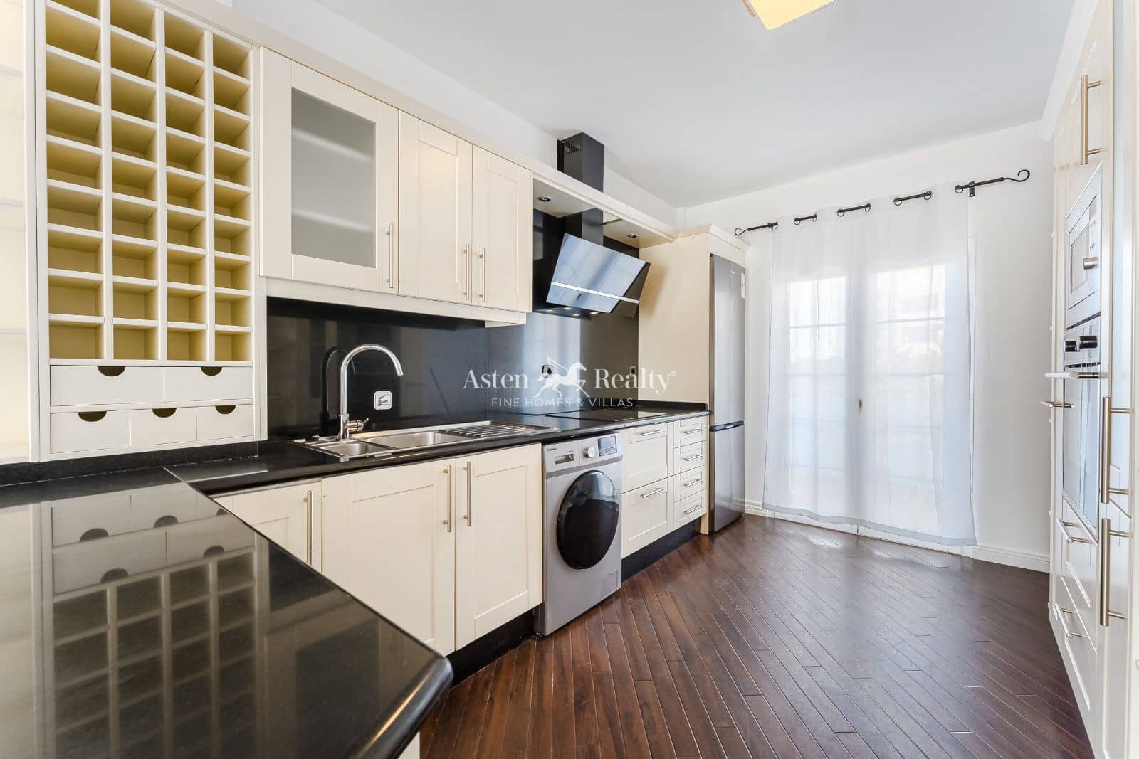 Ático de 3 habitaciones en Costa Adeje en venta con piscina - 875.000 € (Ref: 9386892)