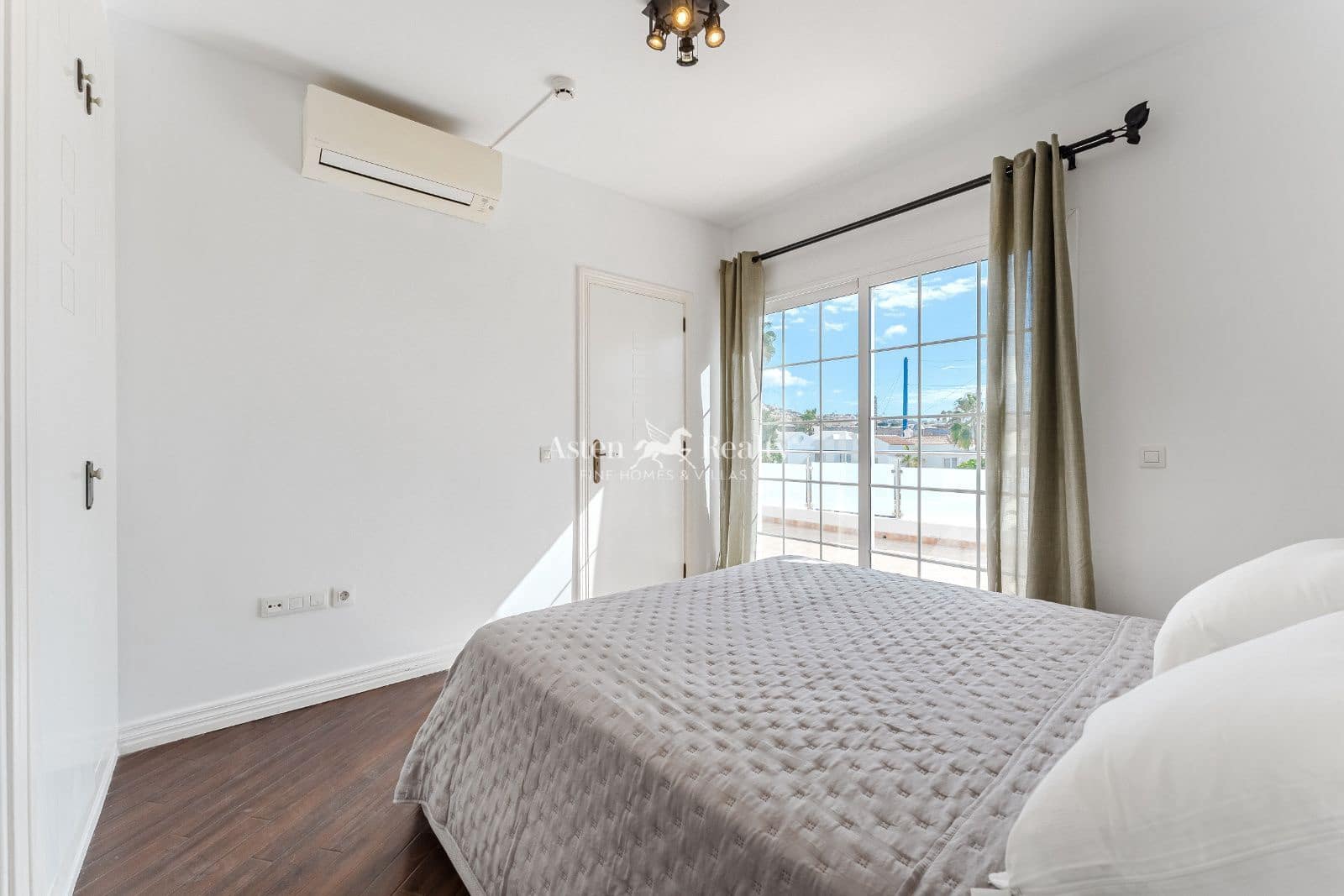 Ático de 3 habitaciones en Costa Adeje en venta con piscina - 875.000 € (Ref: 9386892)