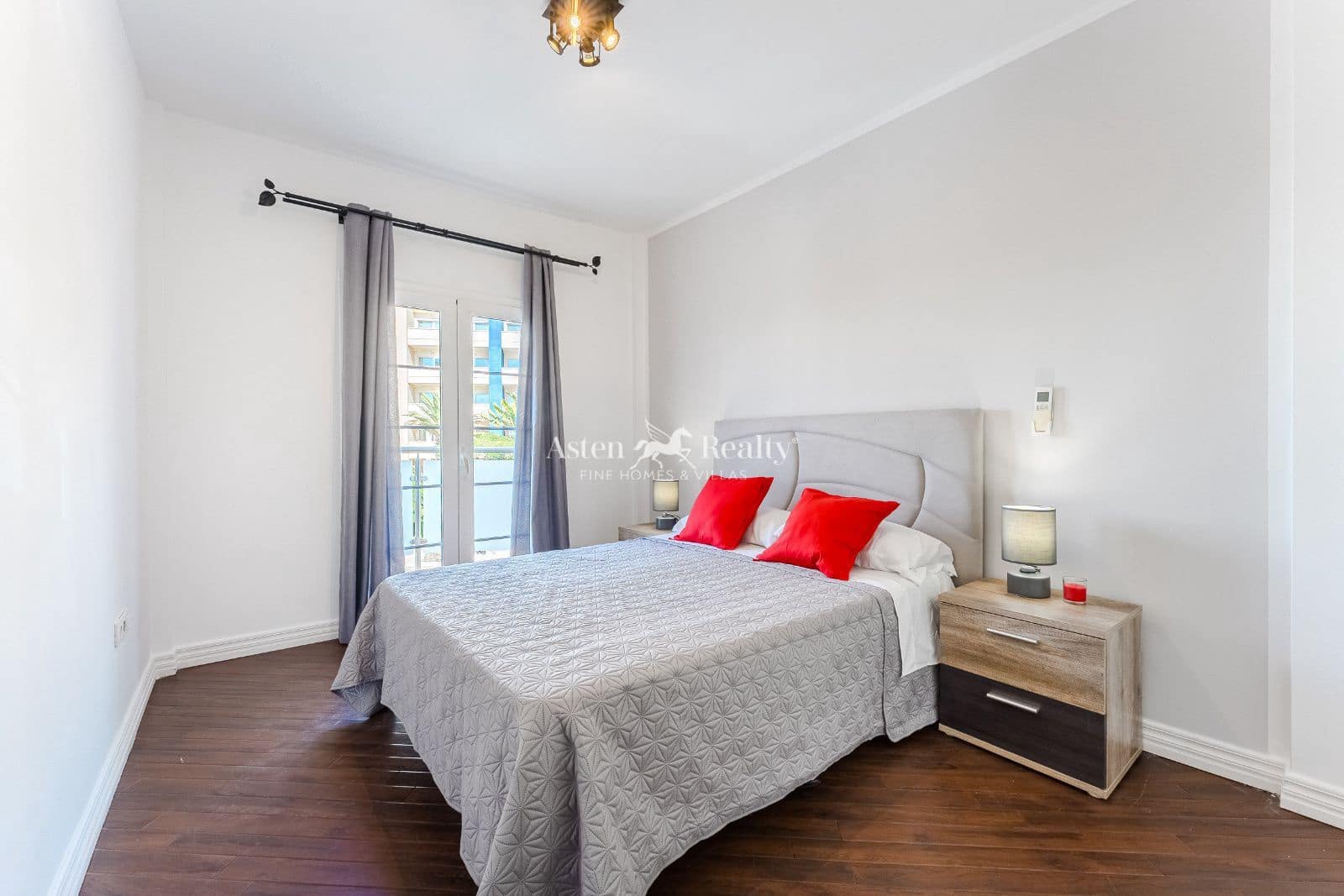 Ático de 3 habitaciones en Costa Adeje en venta con piscina - 875.000 € (Ref: 9386892)