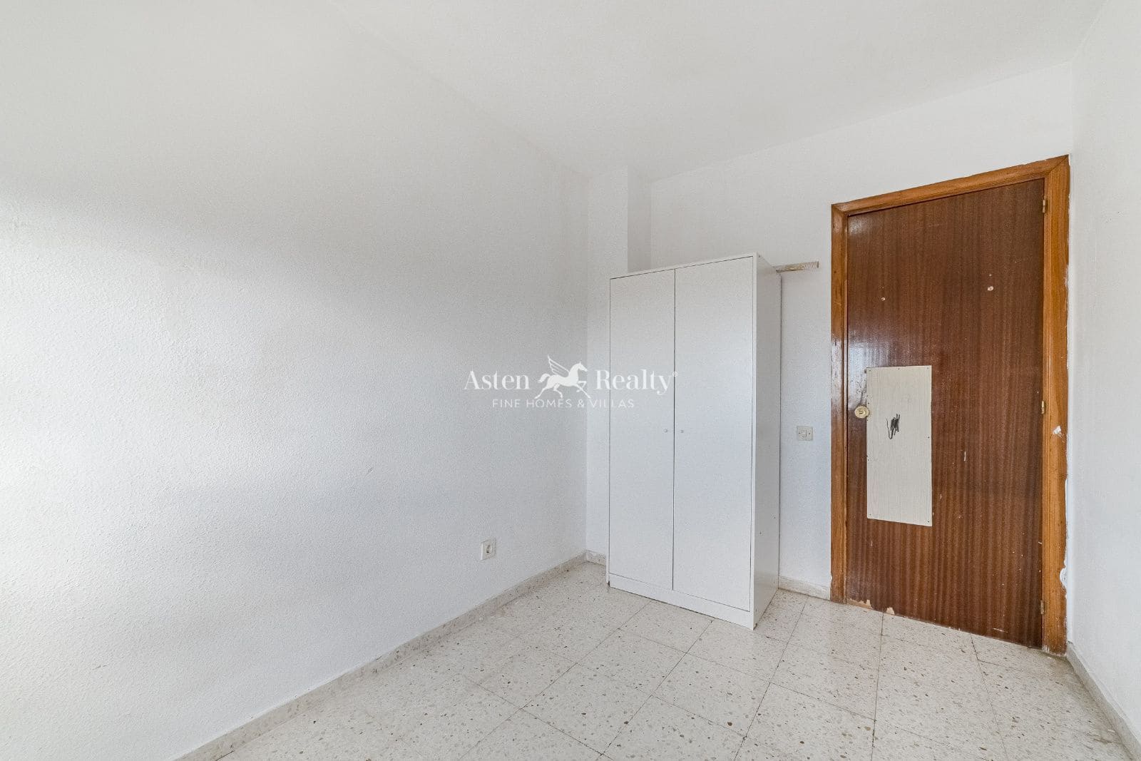 4 bedroom Flat for sale in Los Cristianos - € 430,000 (Ref: 9388524)
