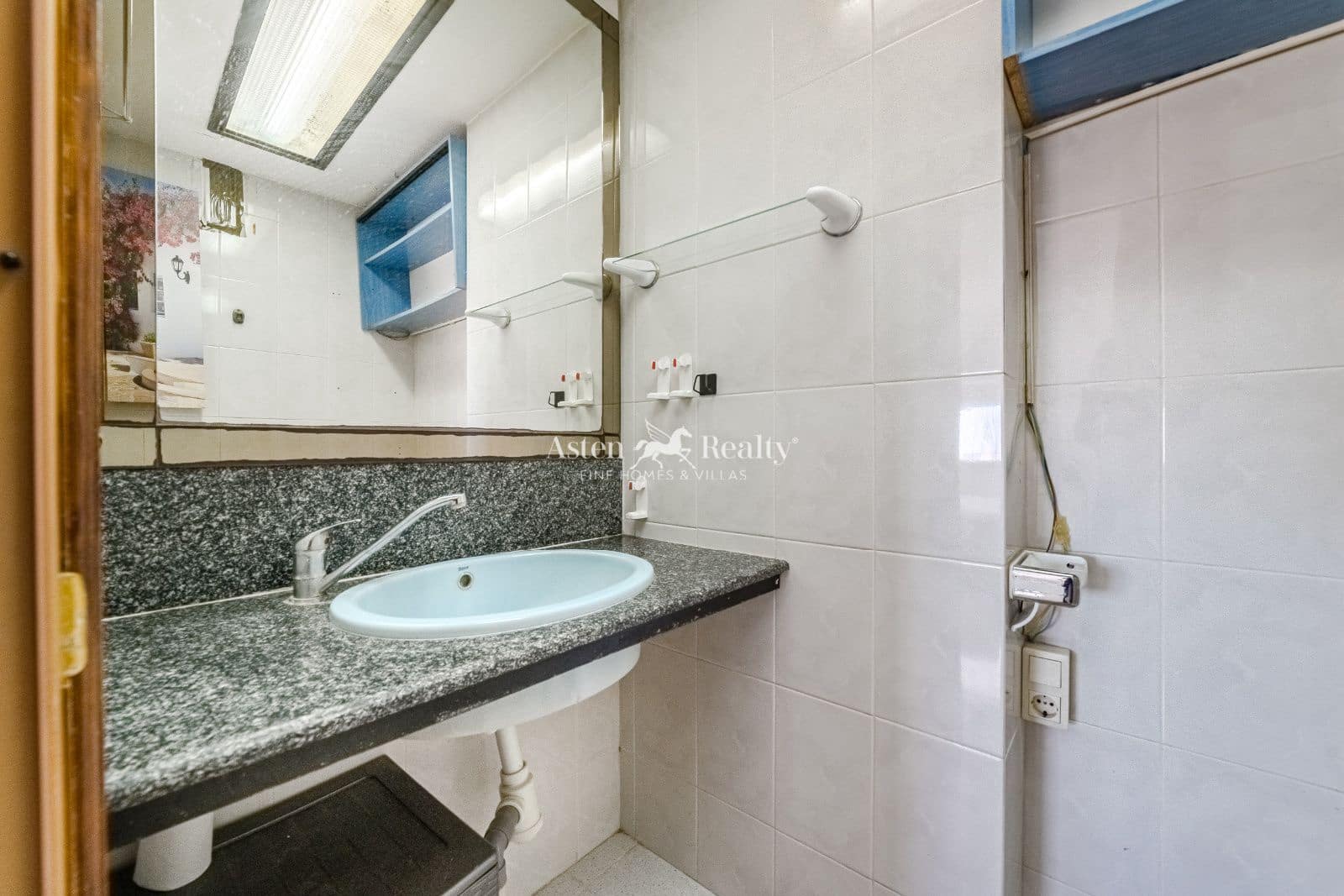 4 bedroom Flat for sale in Los Cristianos - € 430,000 (Ref: 9388524)