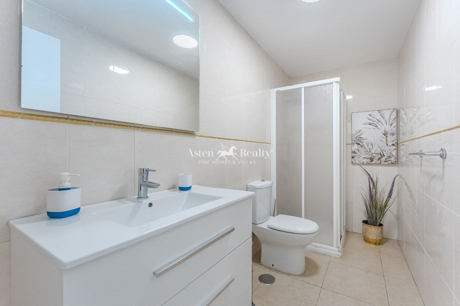 2 slaapkamer Flat te koop in Playa San Juan met garage - € 375.000 (Ref: 9388772)