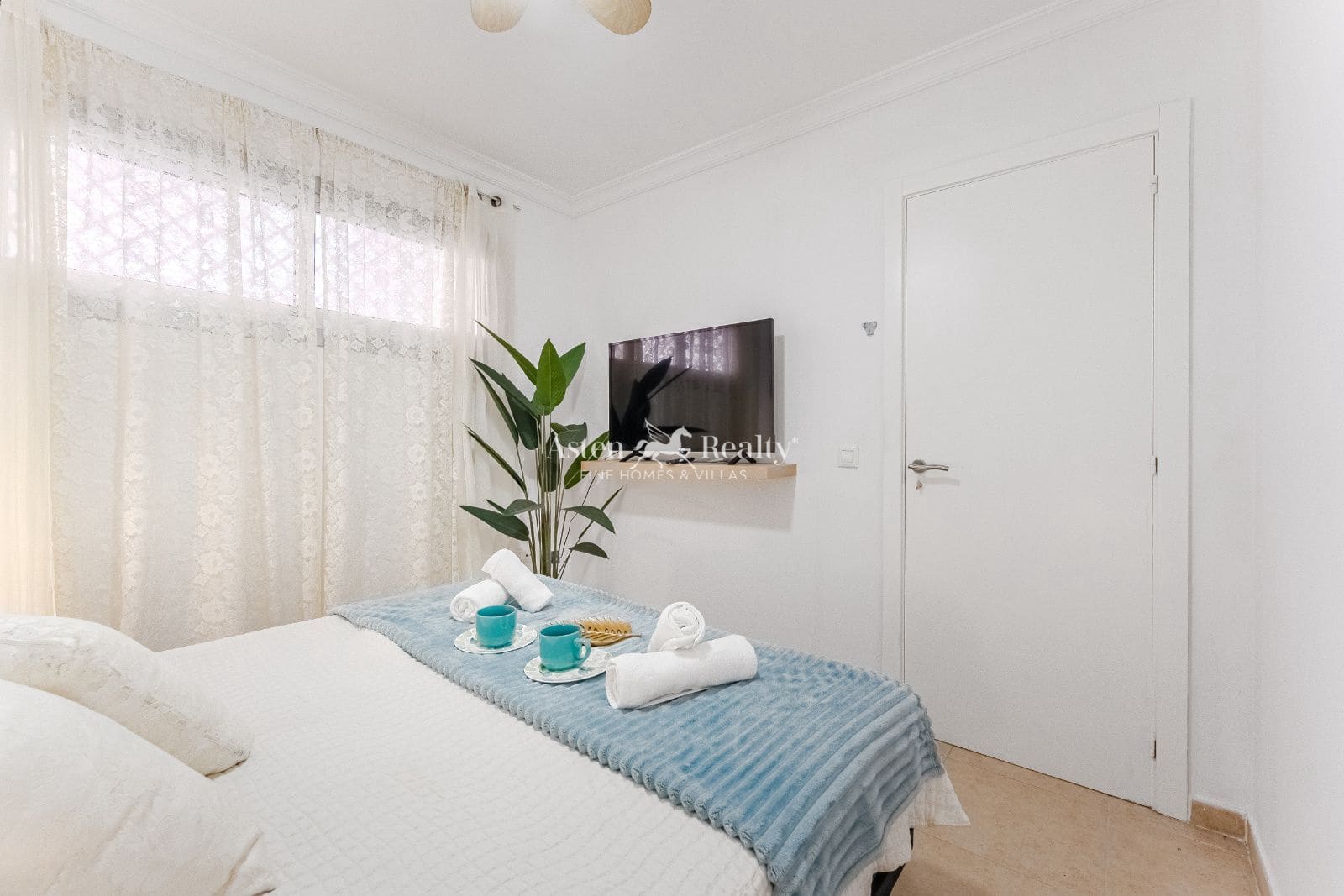 2 slaapkamer Flat te koop in Playa San Juan met garage - € 375.000 (Ref: 9388772)