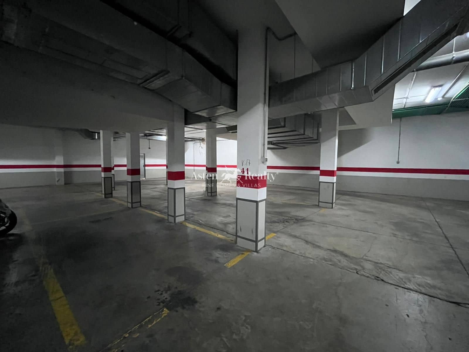 2 slaapkamer Flat te koop in Playa San Juan met garage - € 375.000 (Ref: 9388772)