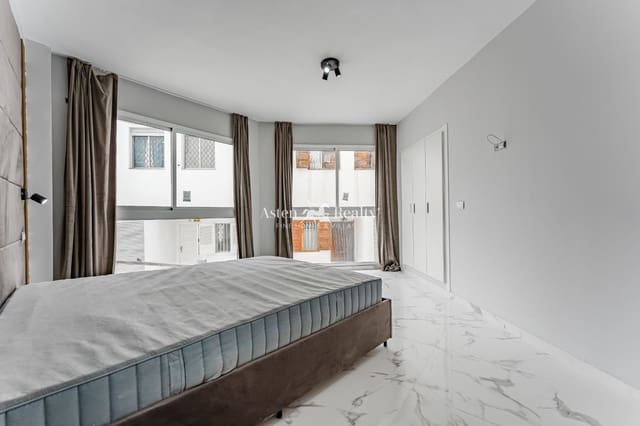 2 slaapkamer Flat te koop in Casco Urbano, Adeje - € 248.000 (Ref: 9395439)