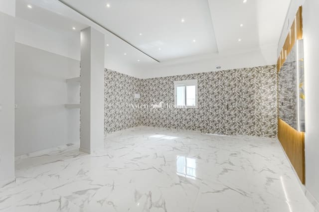 2 slaapkamer Flat te koop in Casco Urbano, Adeje - € 248.000 (Ref: 9395439)