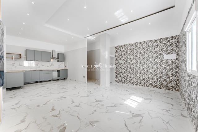 2 slaapkamer Flat te koop in Casco Urbano, Adeje - € 248.000 (Ref: 9395439)