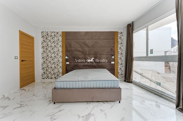 2 slaapkamer Flat te koop in Casco Urbano, Adeje - € 248.000 (Ref: 9395439)