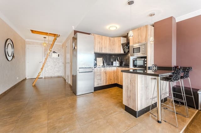 2 soveværelse Penthouse til salg i Torviscas, Adeje med swimmingpool - € 365.000 (Ref: 9402777)