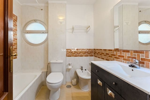 2 soverom Leilighet til salgs i Playa Paraiso, Adeje med svømmebasseng - € 290 000 (Ref: 9402778)