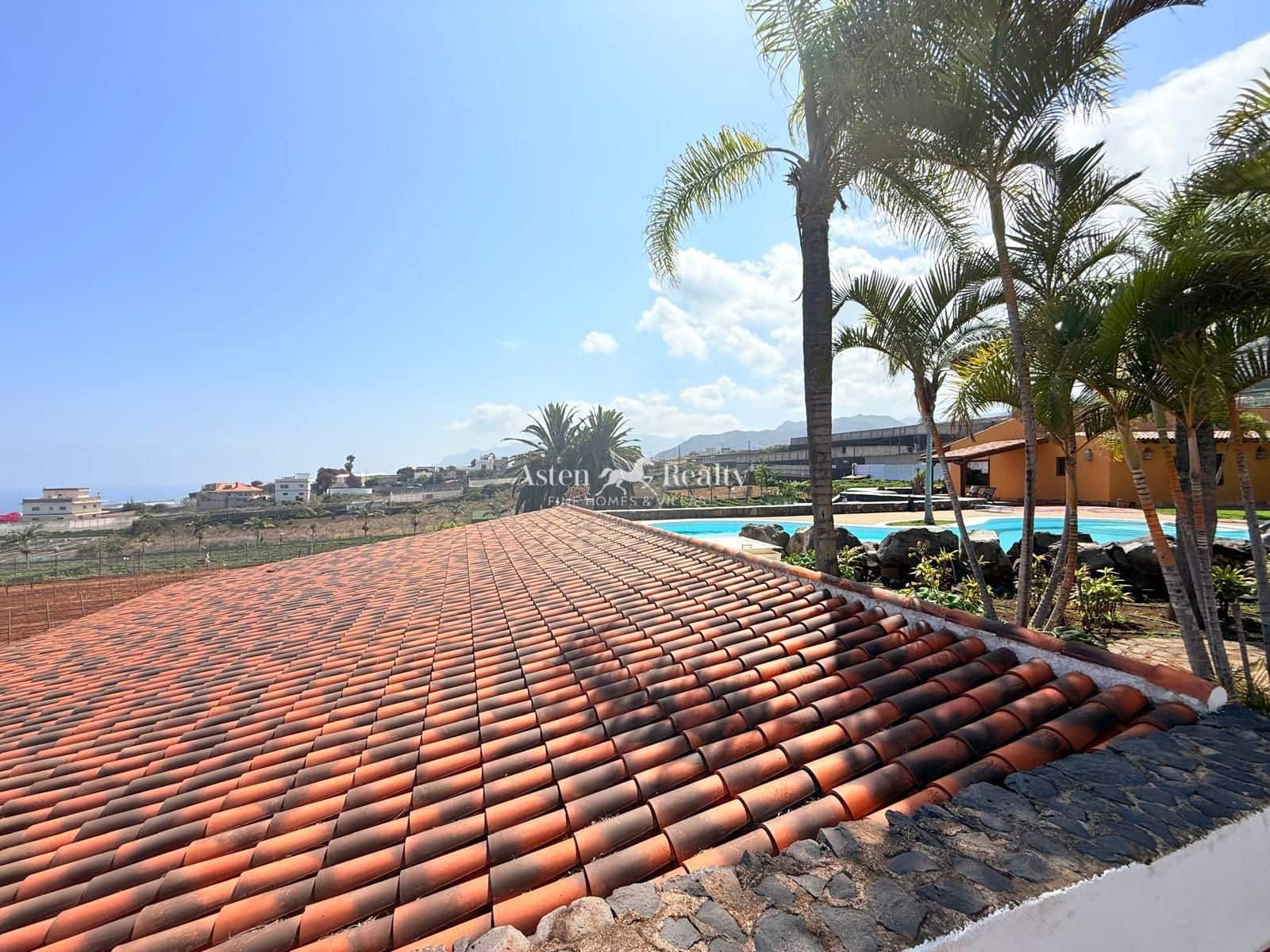 2 slaapkamer Huis te koop in San Cristobal de La Laguna met zwembad garage - € 2.250.000 (Ref: 9413201)