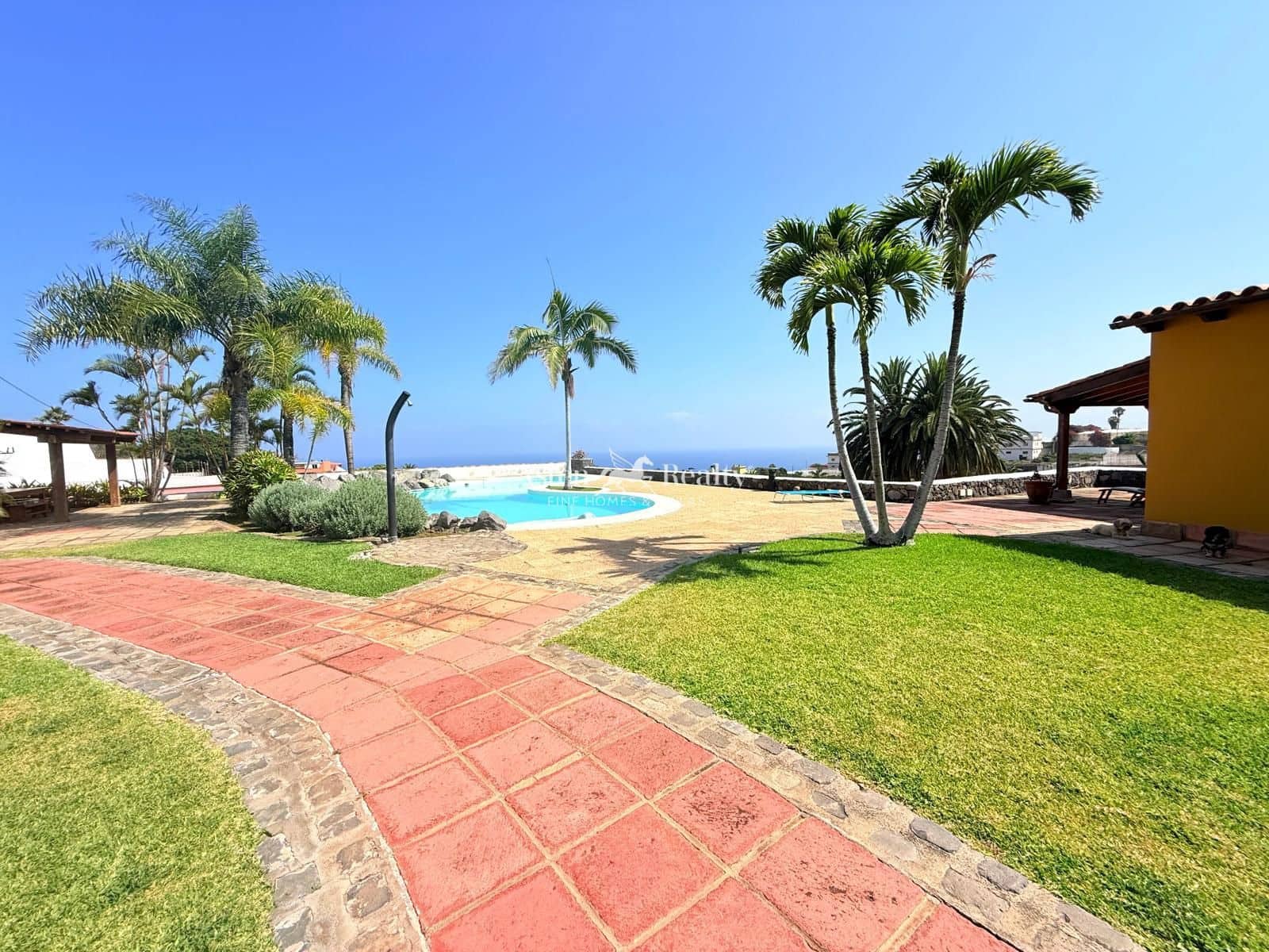 2 slaapkamer Huis te koop in San Cristobal de La Laguna met zwembad garage - € 2.250.000 (Ref: 9413201)