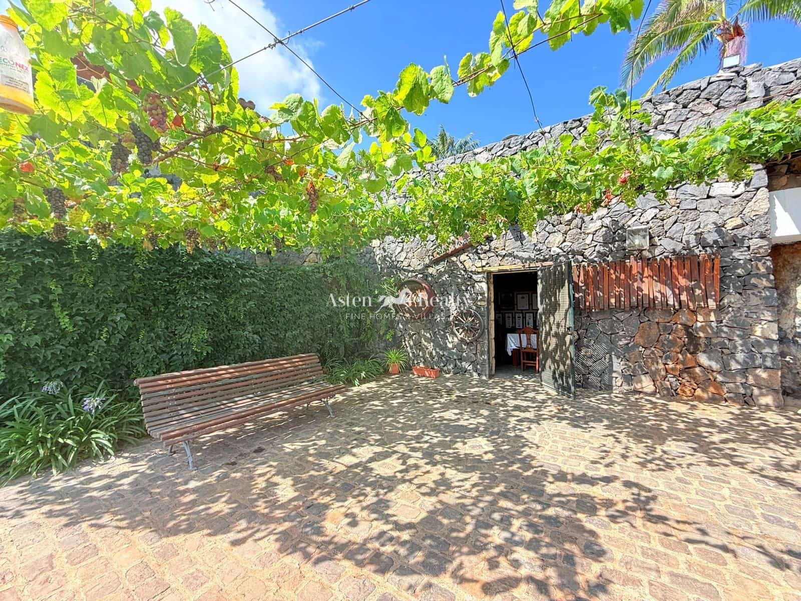 2 slaapkamer Huis te koop in San Cristobal de La Laguna met zwembad garage - € 2.250.000 (Ref: 9413201)