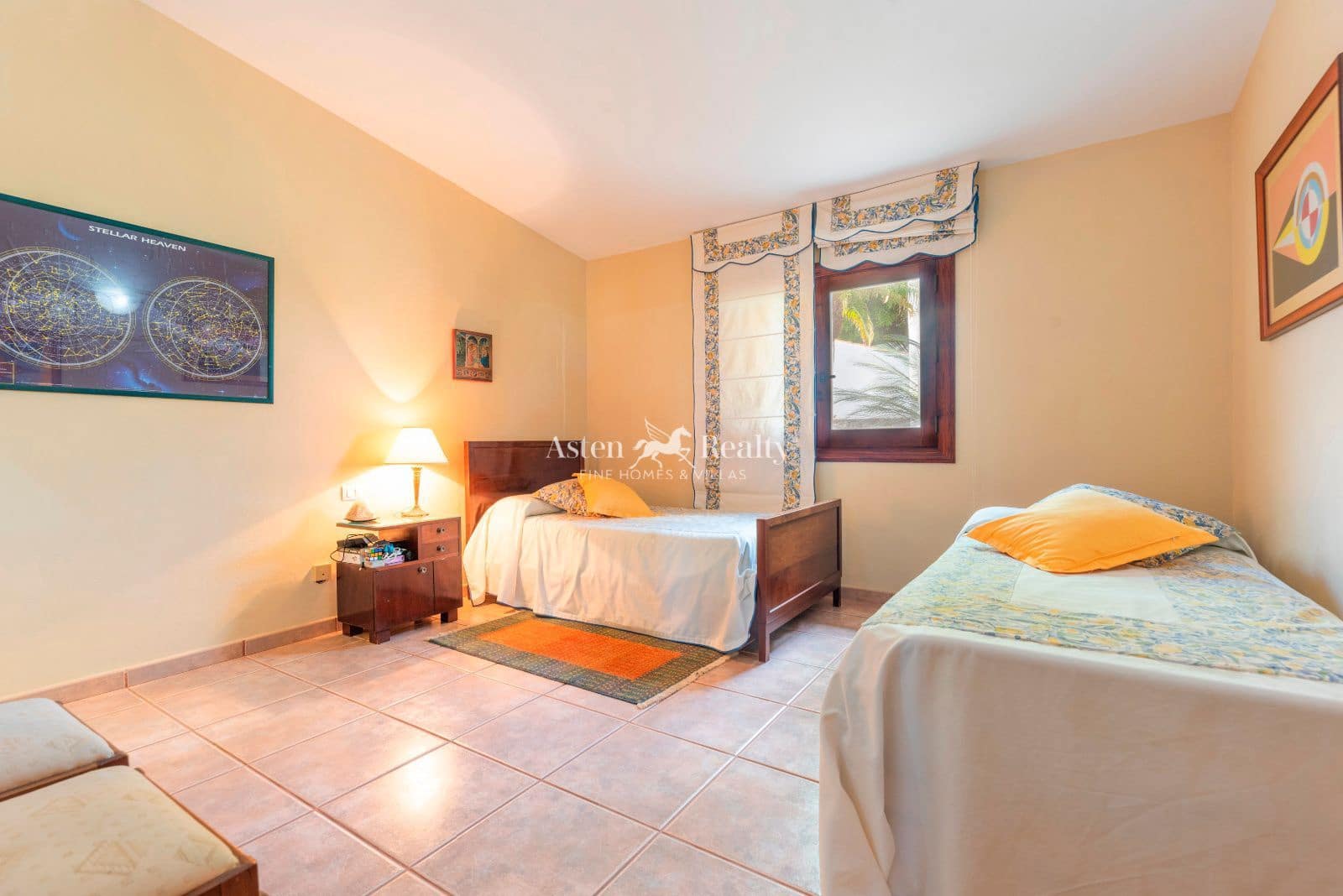 2 slaapkamer Huis te koop in San Cristobal de La Laguna met zwembad garage - € 2.250.000 (Ref: 9413201)