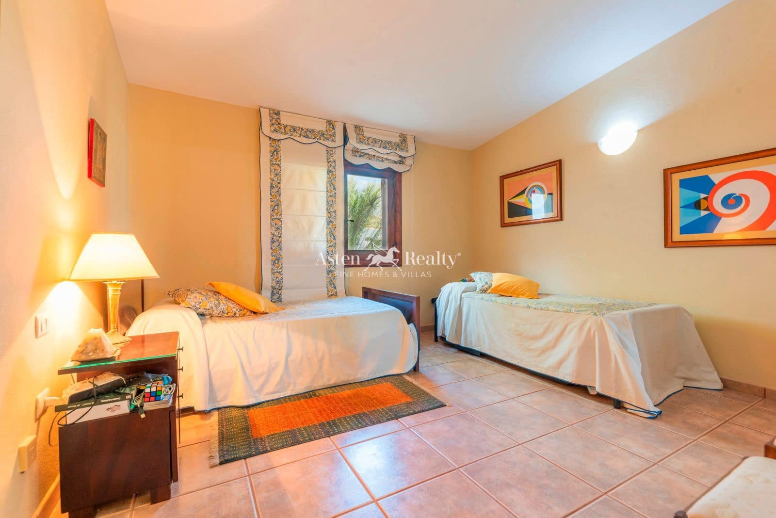 2 slaapkamer Huis te koop in San Cristobal de La Laguna met zwembad garage - € 2.250.000 (Ref: 9413201)