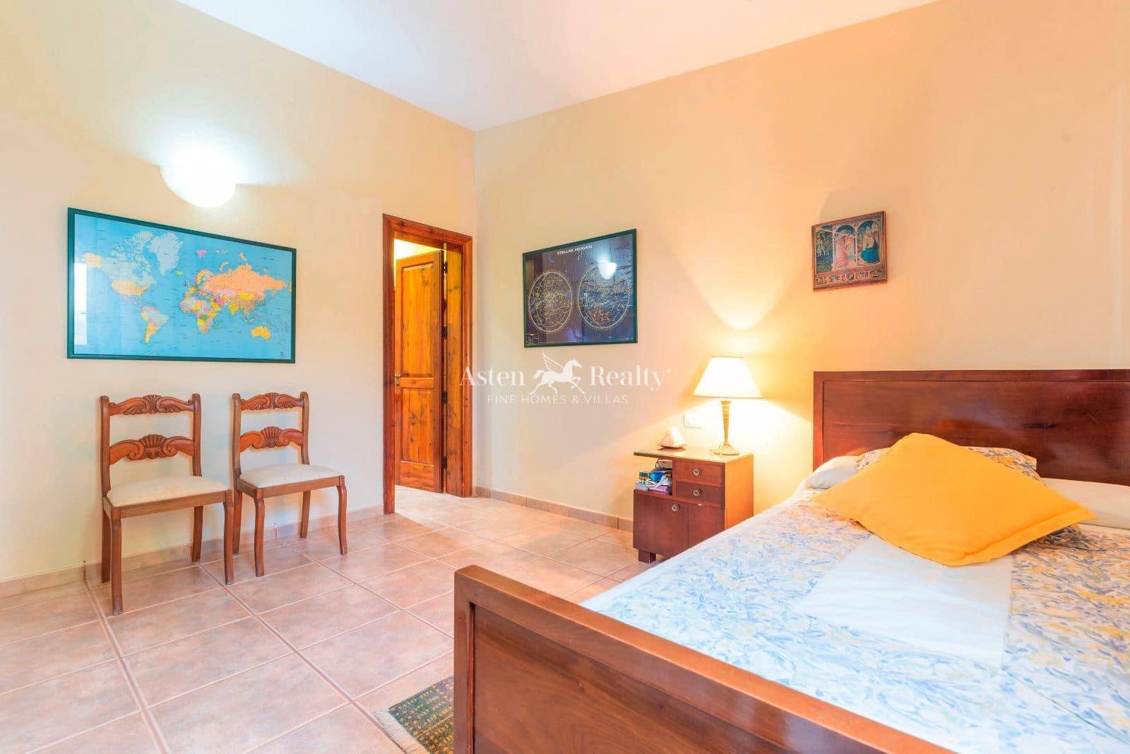 2 slaapkamer Huis te koop in San Cristobal de La Laguna met zwembad garage - € 2.250.000 (Ref: 9413201)