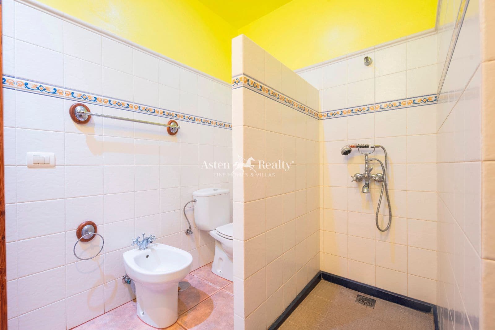 2 slaapkamer Huis te koop in San Cristobal de La Laguna met zwembad garage - € 2.250.000 (Ref: 9413201)